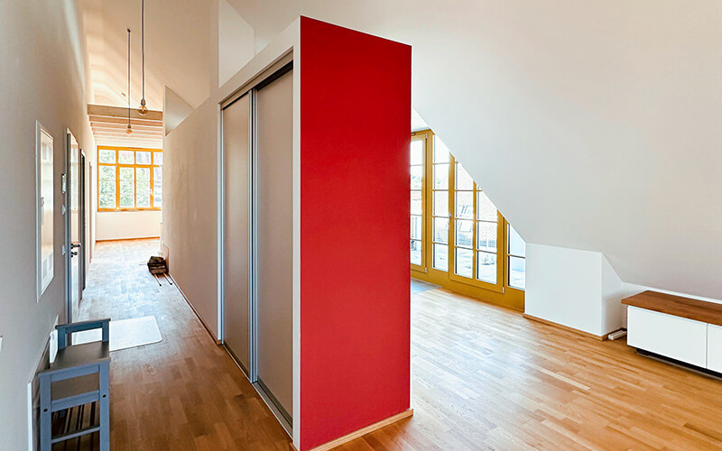 Andechs, Oberbayern: Immobilienangebot 3,5-Zimmer-Wohnung Dachgeschoss. Verkauf: Quartiere Ulrike Küpper