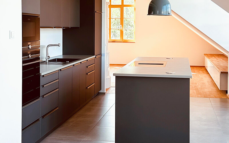Andechs, Oberbayern: Immobilienangebot 3,5-Zimmer-Wohnung Dachgeschoss. Verkauf: Quartiere Ulrike Küpper