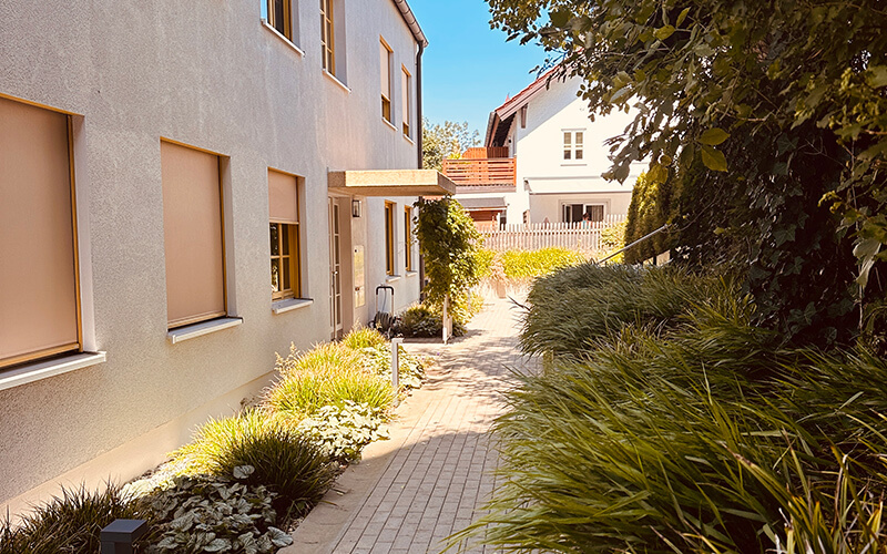 Andechs, Oberbayern: Immobilienangebot 3,5-Zimmer-Wohnung Dachgeschoss. Verkauf: Quartiere Ulrike Küpper