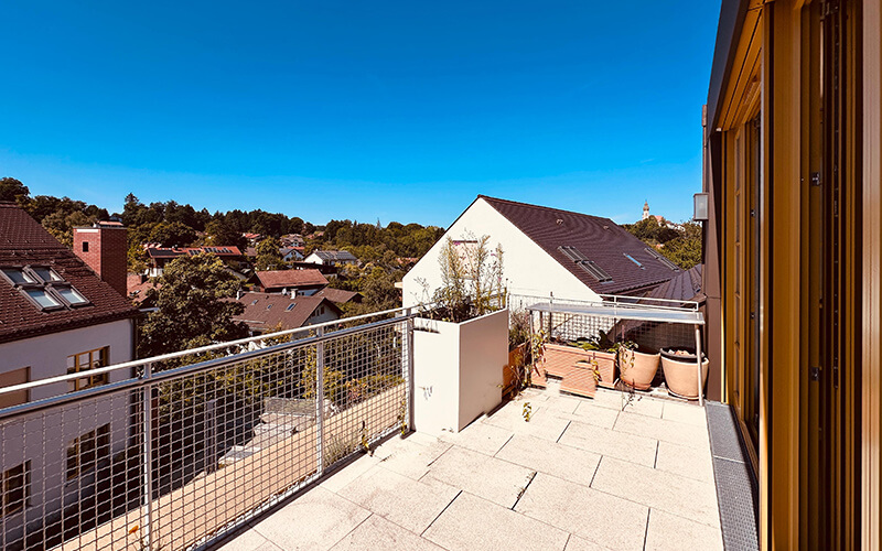 Andechs, Oberbayern: Immobilienangebot 3,5-Zimmer-Wohnung Dachgeschoss. Verkauf: Quartiere Ulrike Küpper