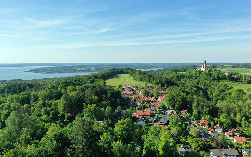 Grundstück am Hang für Einfamilienhaus (EFH) in Andechs: Aussicht