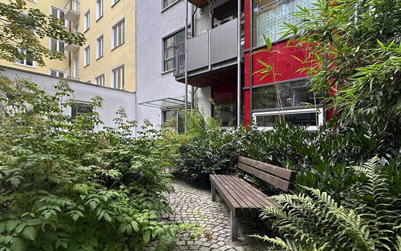 Cityloft zentral in München: Eingangsbereich Innenhof. Verkauf: Quartiere Ulrike Küpper