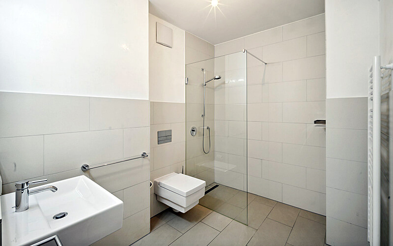 Immobilienangebot 3-Zimmer-Wohnung in den Nymphenburger Höfen, München: Wellness Badezimmer