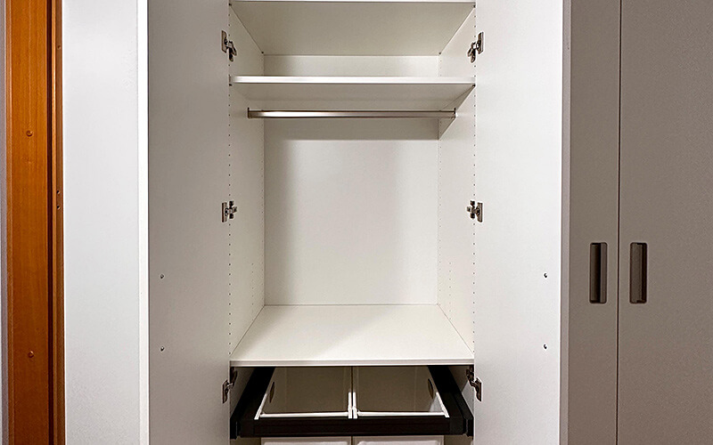 Verkauf 1-Zimmer-Apartment im München, City, Museumviertel: Einrichtung Einbauschränke. Quartiere Ulrike Küpper.